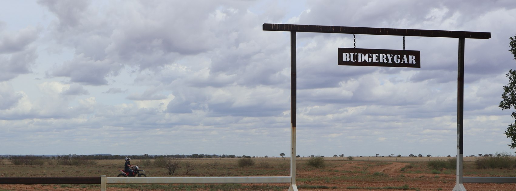 The front gate at Budgerygar Station